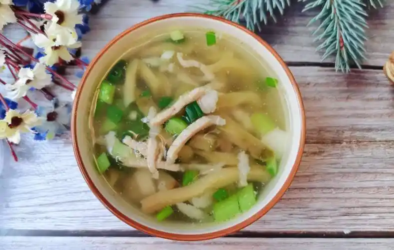 榨菜肉丝汤的做法来喽,每天一道家常菜,天天不重样!_里脊_胡椒粉_下水