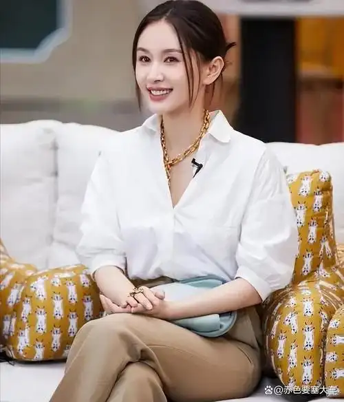 王子文瑜伽尺度惹争议身高不够身材来凑