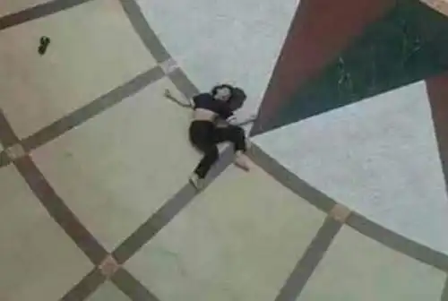 15岁少女在荔湾广场跳楼身亡