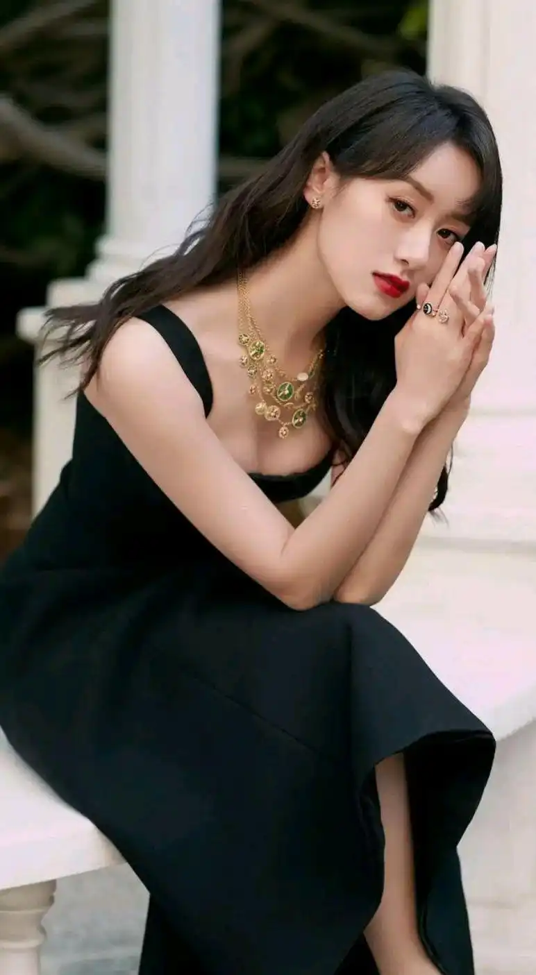 袁冰妍高清写真,性感妩媚,绝代风华