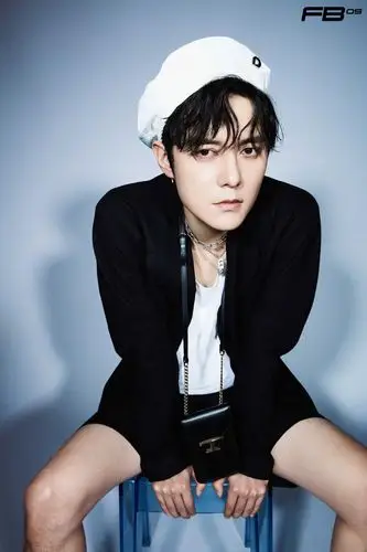 张超黑色西装帅气写真图片55