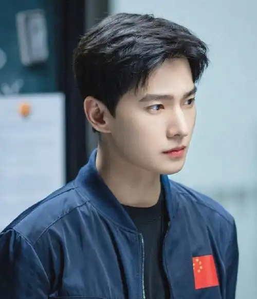 陌上人如玉,公子世无双.在不同的年纪都会爱上同一个你——杨洋