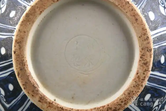 华夏古玩城 瓷器 其它 > 明永乐青花缠枝花纹玉壶春瓶