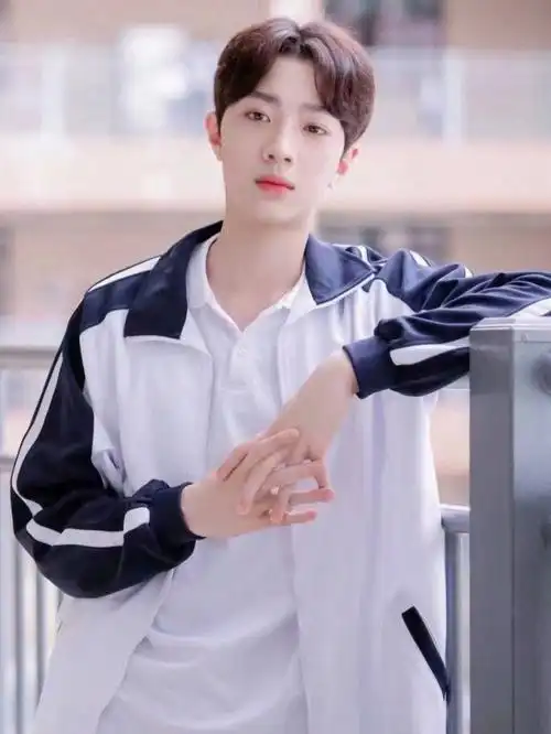 海大附中校草梁又年