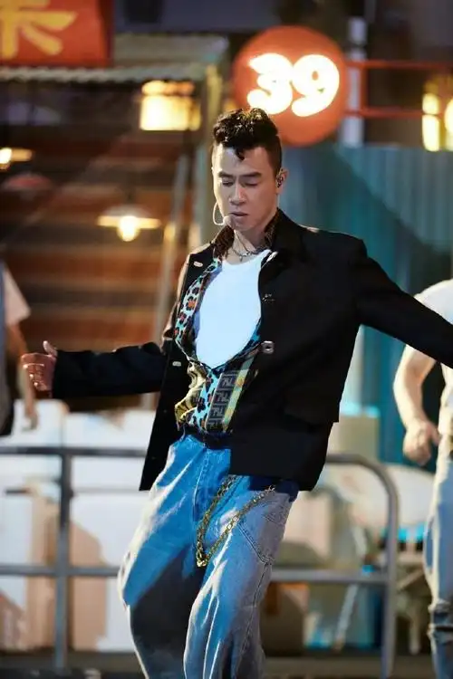 陈小春有为披荆斩棘拼过命##陈小春对发型有些自己的想法