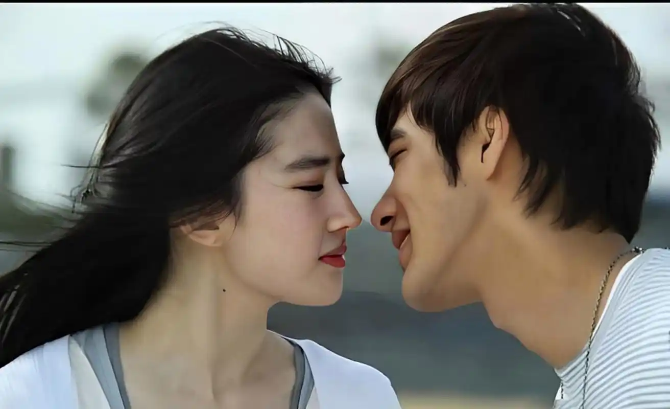 刘亦菲也知道,吻戏是不可避免的,与其不喜欢,还不如配