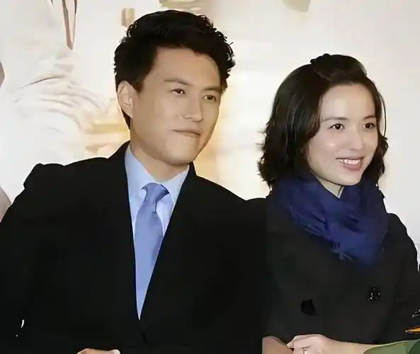 靳东对妻子终真不二:娱乐圈的榜样_家庭_故事_爱情