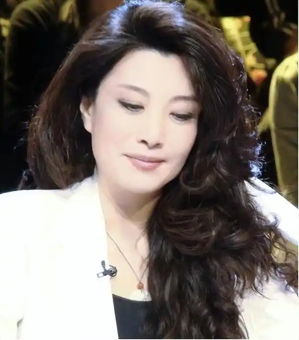 著名演员王静:低调演戏35年,一人撑起母亲晚年,59岁婚姻成谜