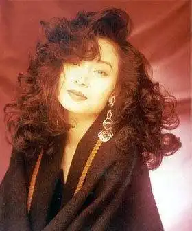 原创14岁辍学打工两次拒嫁豪门56岁邝美云成为自己的女王