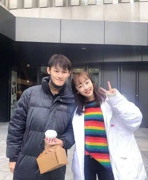 汪卓成宣璐飞无锡给肖战庆生,晚上聚会杨紫也在_师姐_时候_生日