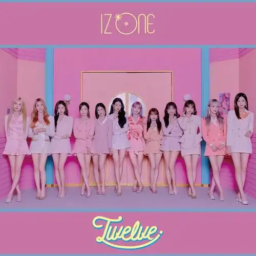 女团iz*one正规一辑登顶公信榜周榜