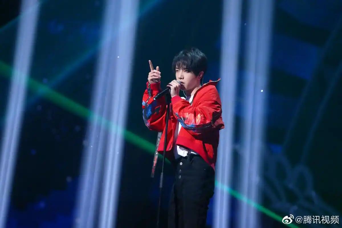 华晨宇《王牌对王牌》最新剧照发布!