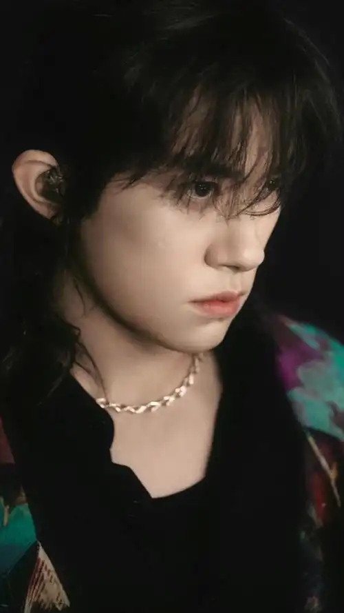 易烊千玺狼尾头#易烊千玺狼尾头真的会让人入迷啊各种发型的千