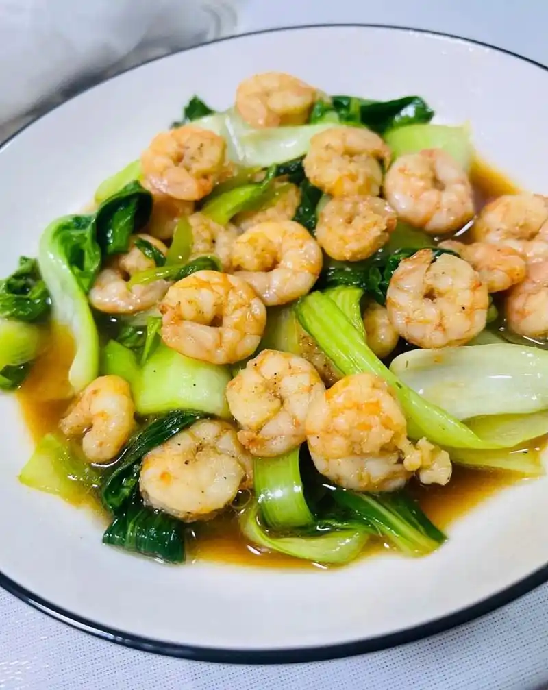 油菜虾仁98 我做的油菜虾仁也太好吃了吧 配料:油菜,虾仁,葱,黑胡椒