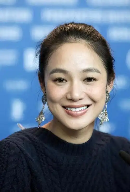 事实证明方脸耐老这6位中年女星四五十岁了比娃娃脸更年轻