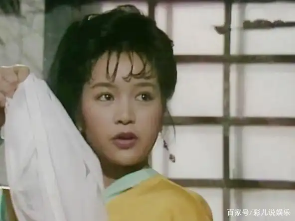 30年前的《日月神剑》,五毛特效剧情经典,演员全都是"天然脸"