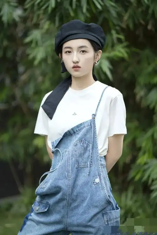 杨超越张子枫争夺最纯洁女明星皮裤女王邓紫棋出场无人说话