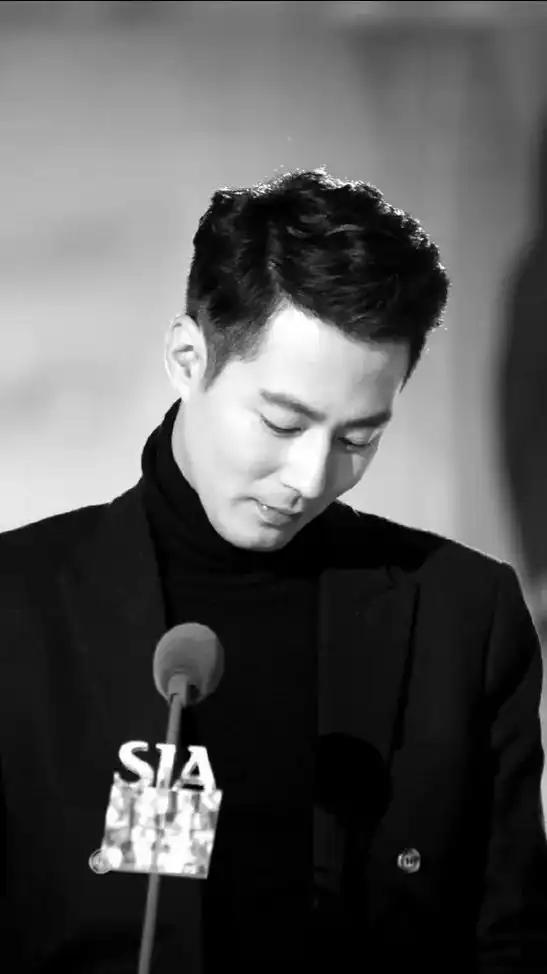 赵寅成 氛围感  手机壁纸第三弹～#抖音图文来了  - 抖音