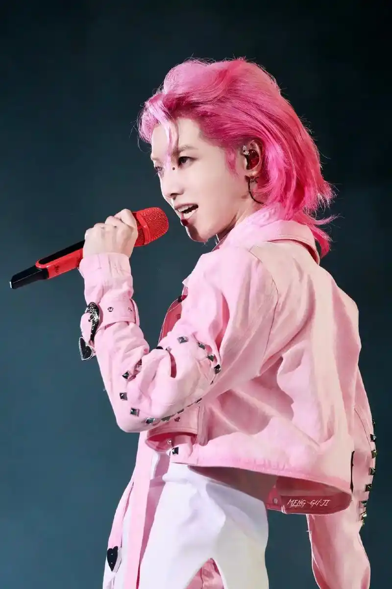 花宝啊,咱能别乱剪头发吗?我的宠爱粉,哭死#华晨宇 #和平精 - 抖音