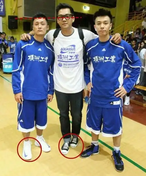 当165cm的赵丽颖撞上178cm的冯绍峰谁谎报了身高