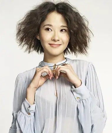 女生短发电头发效果图女士短发电发图片3