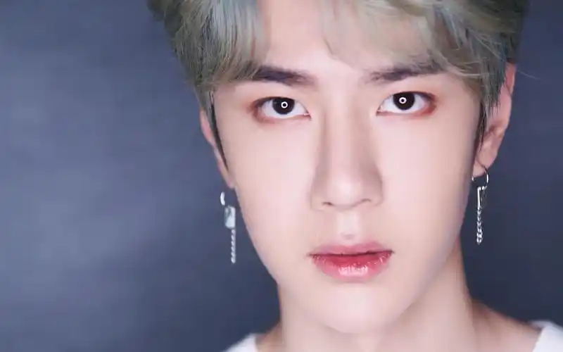 王一博成年后最欲的舞台莫过于《散落的华服》,为他圈了很多女友粉