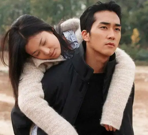 看当年的剧照,虽然是将近二十年前的电视剧,但是宋承宪,宋慧乔,元彬看