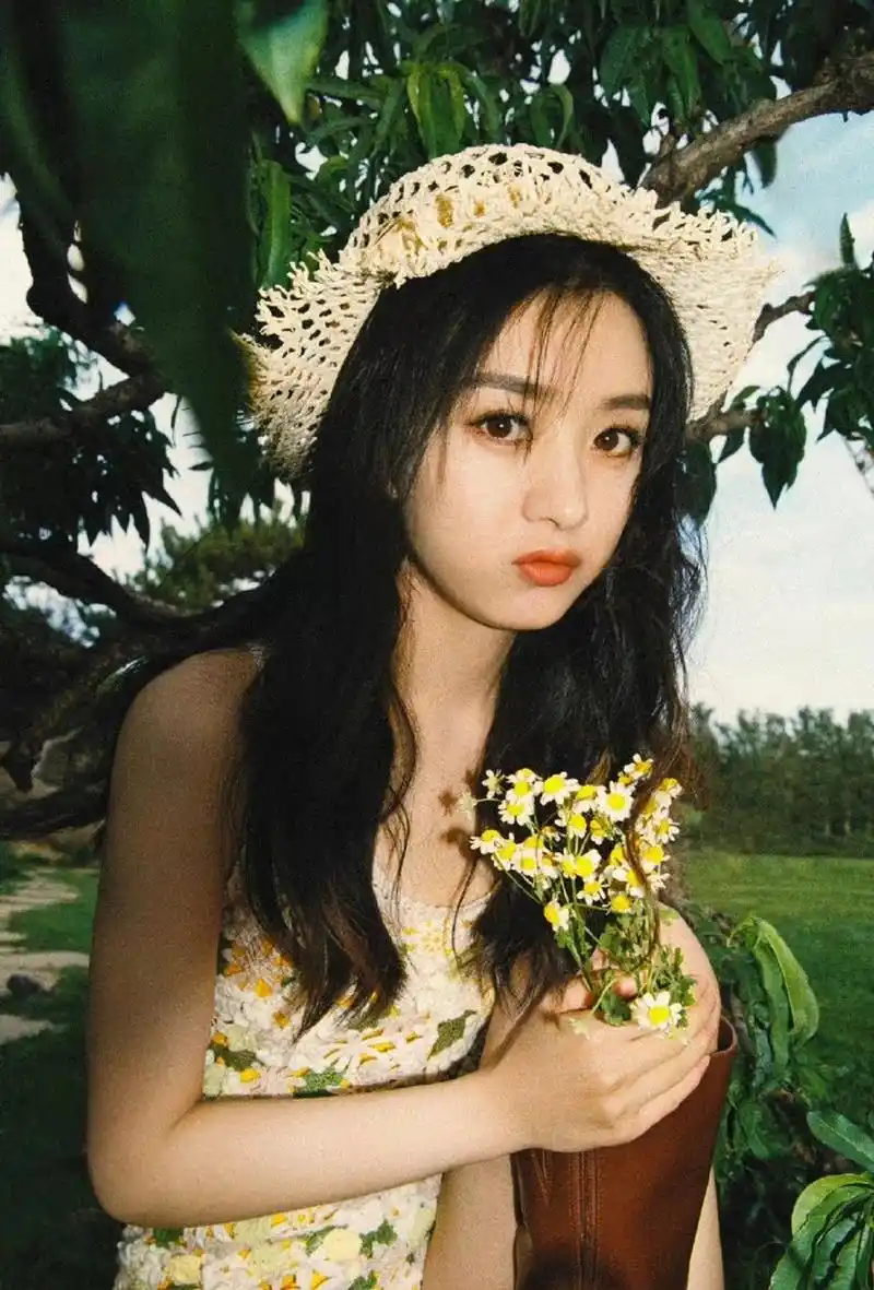 赵丽颖早期旧照,小赵早期圆圆的脸好可爱呀!