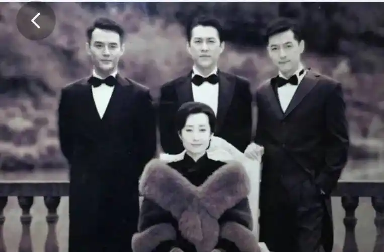 再看《伪装者》才发现明镜终身未嫁的背后,有着不为人知的苦衷