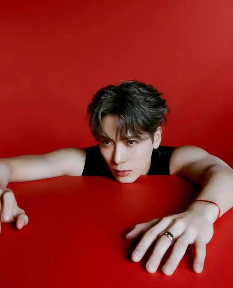 晒出你手机里的王嘉尔