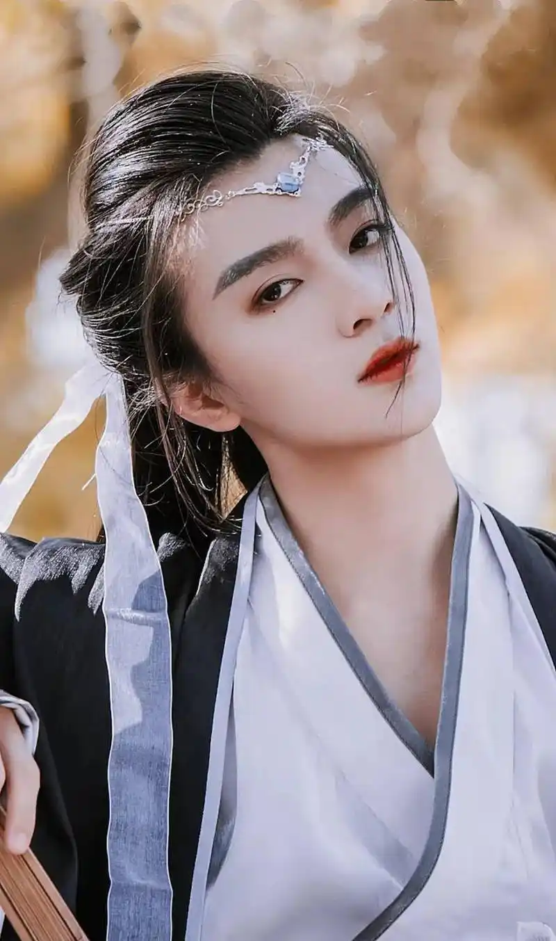 古风男生真人头像67陌上少年挥赋百折扇