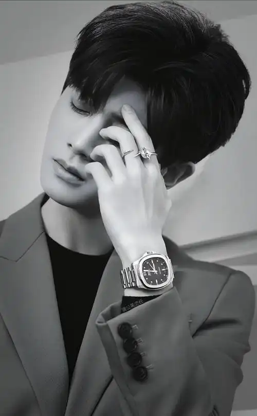 240111任嘉伦风采登陆国际时尚盛事引领潮流风暴