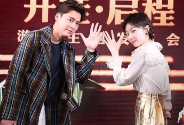 李易峰对周冬雨太好,李易峰周冬雨微博cp