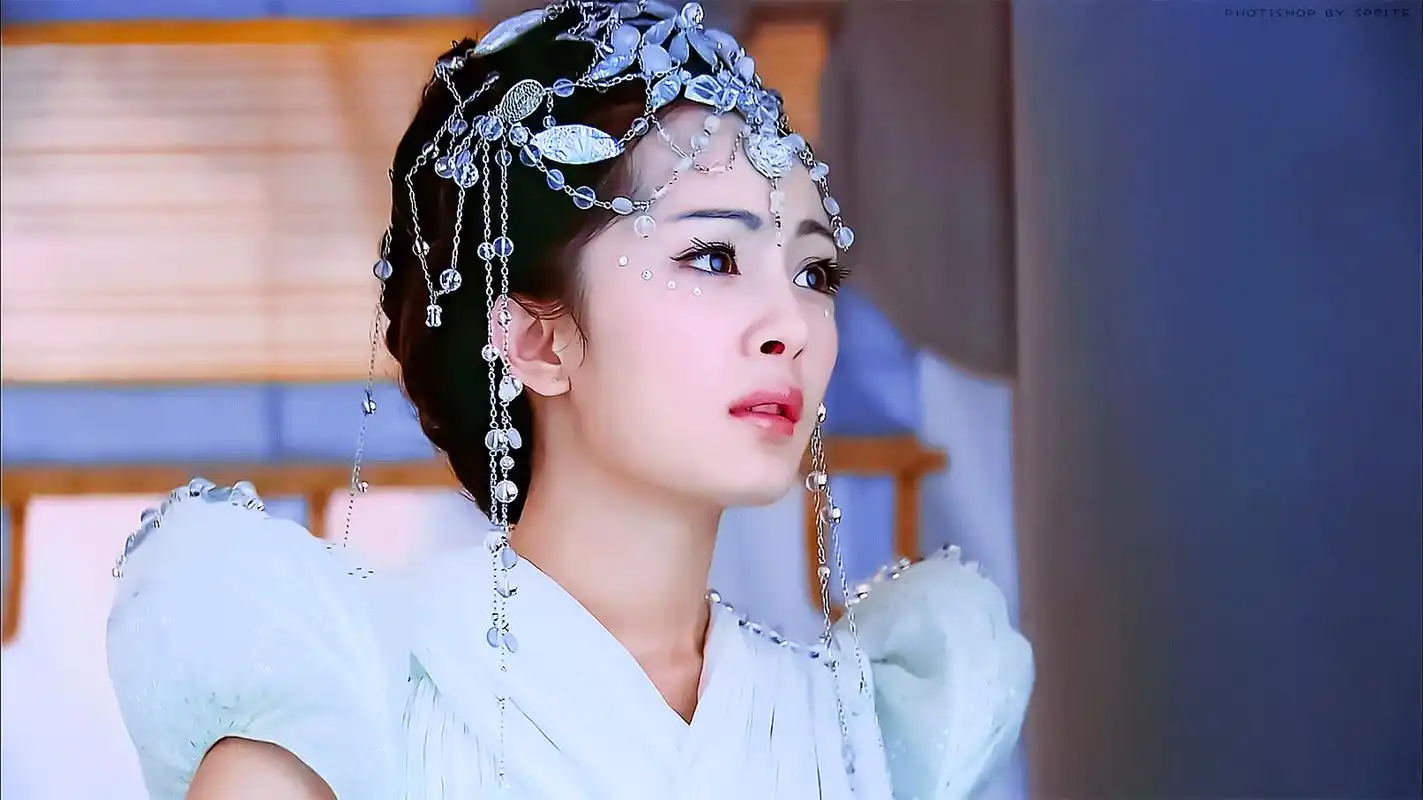 杨幂# ym#杨幂没有一顿火锅解决不了的事# 早安~今天来回温一下我们