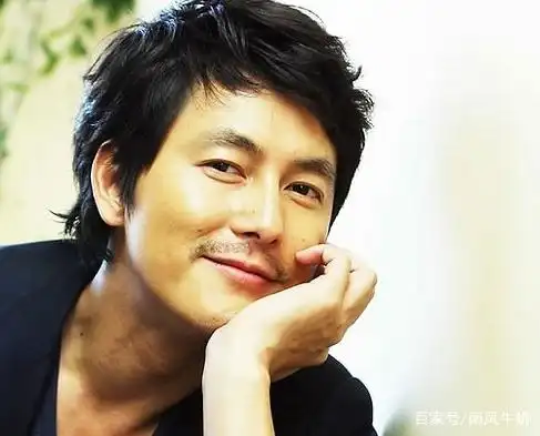 韩国"颜王"男星郑雨盛,夸女演员像花朵,却被痛骂:性别歧视!