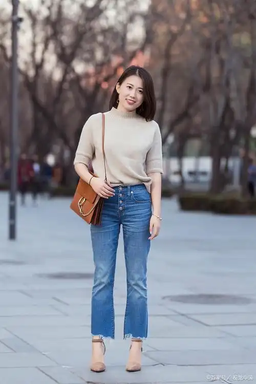 紧身牛仔裤怎么搭配,这五种搭配方式,值得你关注