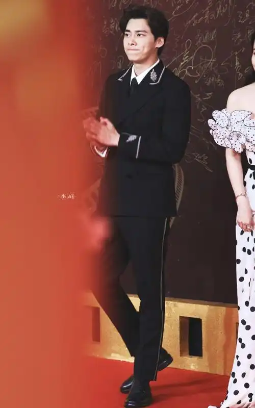 与李易峰一六相伴一路爱