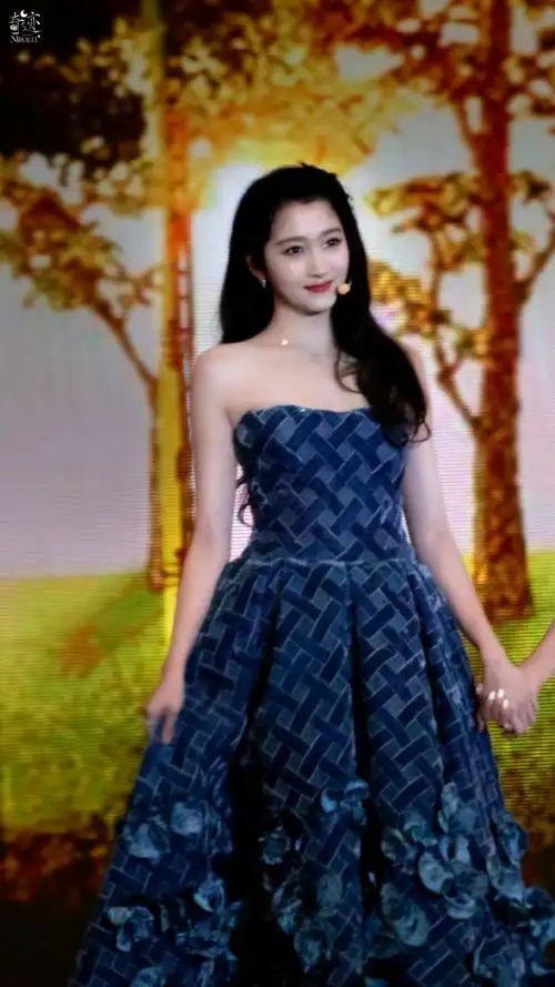 郑恺回应和关晓彤钟楚曦娜扎同框