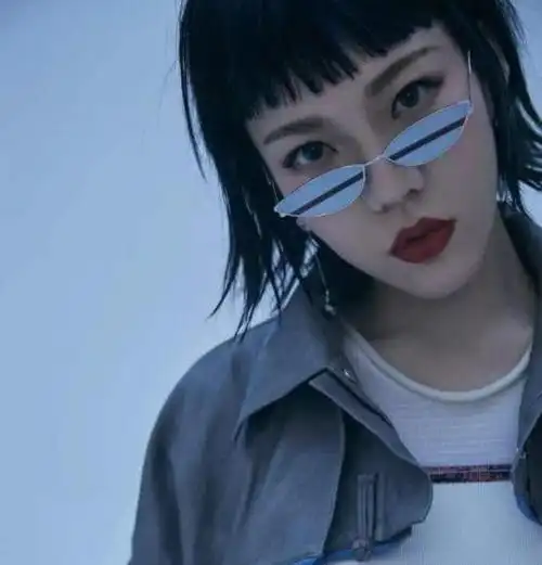 吴莫愁风格大改变,从"触目惊心"到"心悦神怡",越来越美!_网易订阅