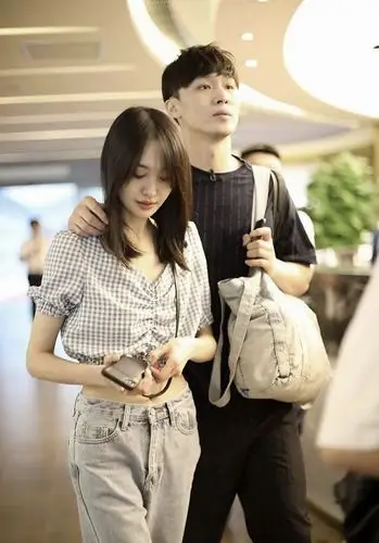 郑爽败诉!抚养权归前男友张恒,法院:孩子不认识郑爽