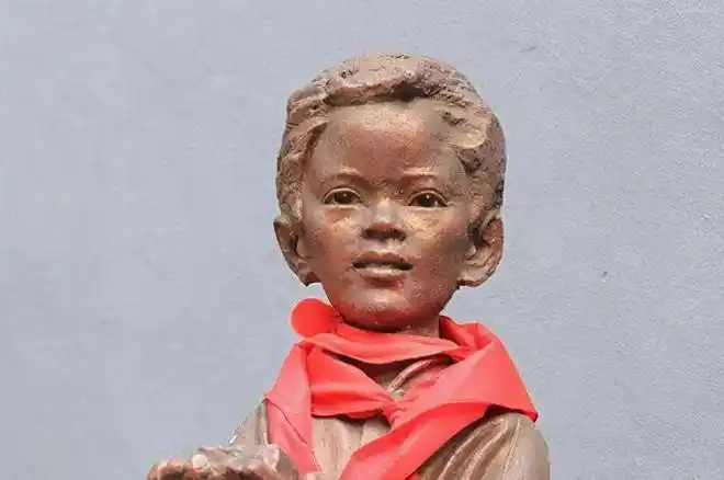 最小革命烈士宋振中9岁为国捐躯死时手里还握着一根粉笔头