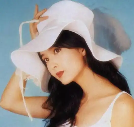 网易首页>网易号>正文申请入驻> 周慧敏很小的时候父亲就因为身体的