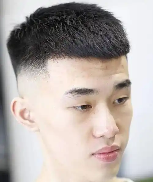 男生今年试试这些流行短发,干净又利落又有型