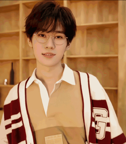 帅只有一个字 啊啊啊好喜欢#张真源奔跑吧