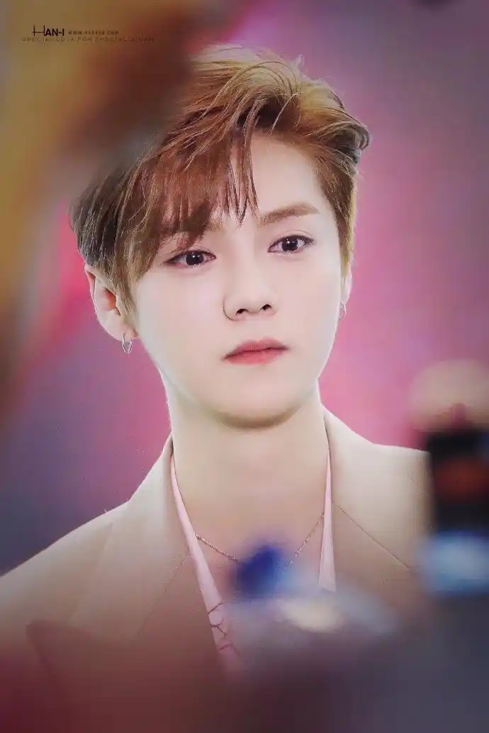 鹿晗新闻210510鹿晗出席gucci活动展现优雅格调金桔鹿子化妆不能分