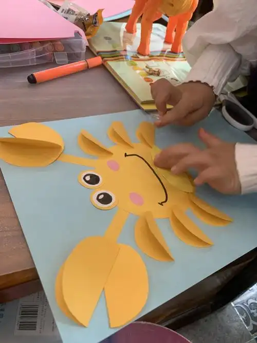 2.纸制螃蟹篇 我和妈妈来做螃蟹手工吧.