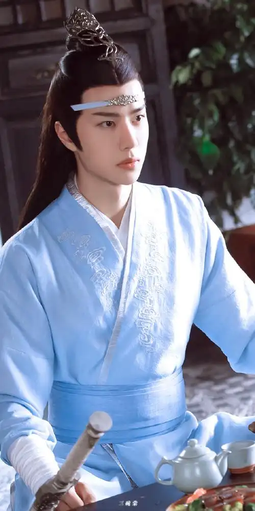 说起来王一博和横店是很有缘分的哦,王一博的代表作《陈情令》就有