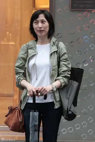 组图:郭蔼明素颜现身中环 赞老公刘青云民主(3)_港台星闻_明星-超级