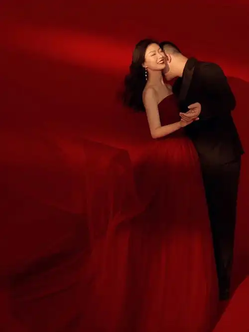 红色婚纱照有多高级这样拍火爆朋友圈