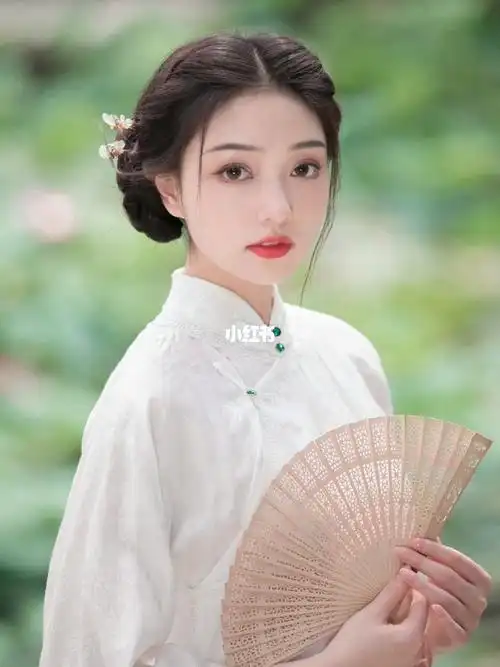 温柔婉约的江南女子旗袍写真